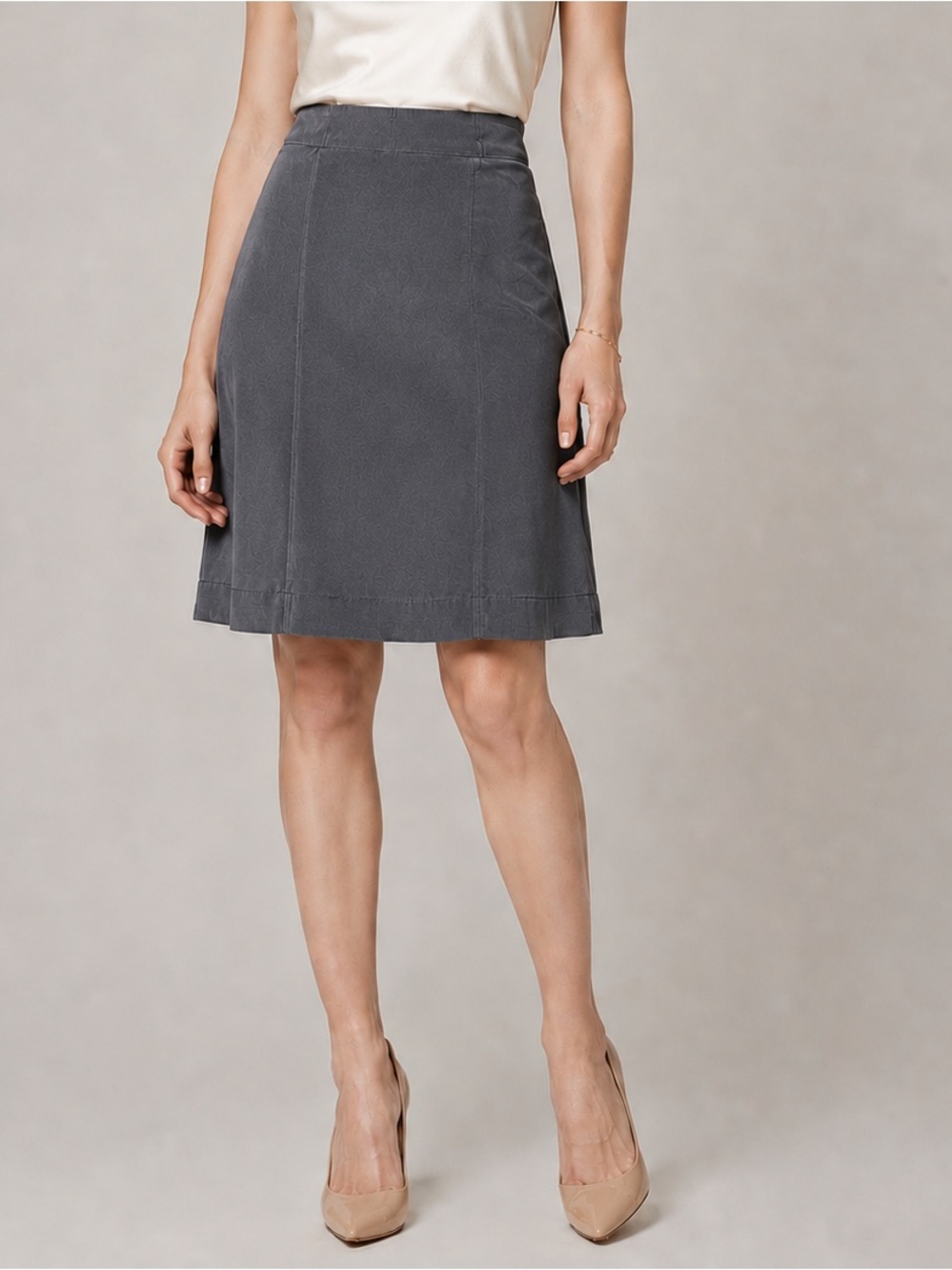 NWT Bleu D’Azur 100% Silk Mini Skirt. Gray Hidden Back Zip Size 6